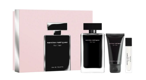 Narciso Rodriguez for her SET